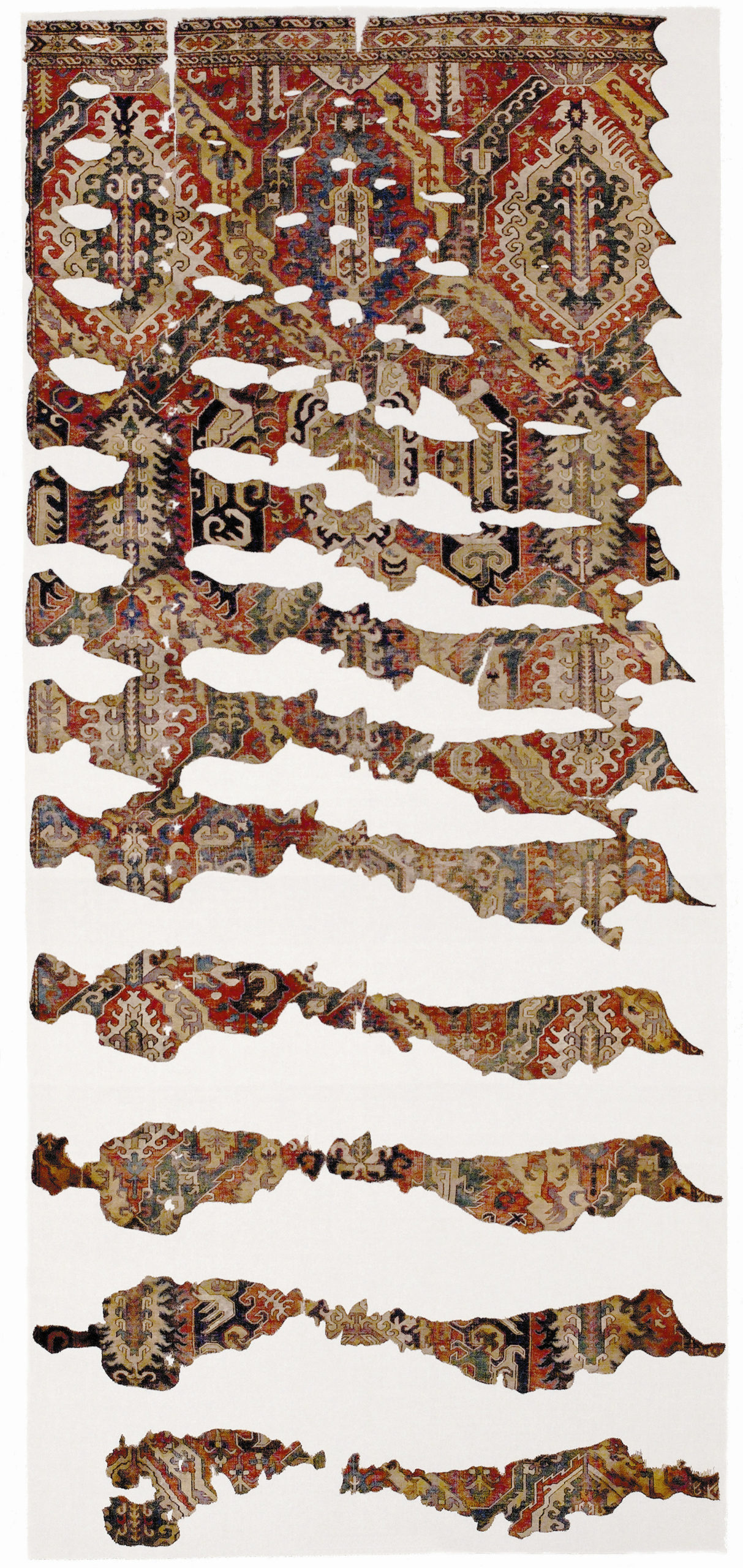 Drachen-Teppich (Brandfragment), Kaukasus, um 1600, Wolle. © Staatliche Museen zu Berlin, Museum für Islamische Kunst / Olaf M. Teßmer