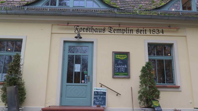 Die traditionsreiche Ausflugsgaststätte Forsthaus Templin zwischen Potsdam und Caputh, Fotos: Brigitte Menge