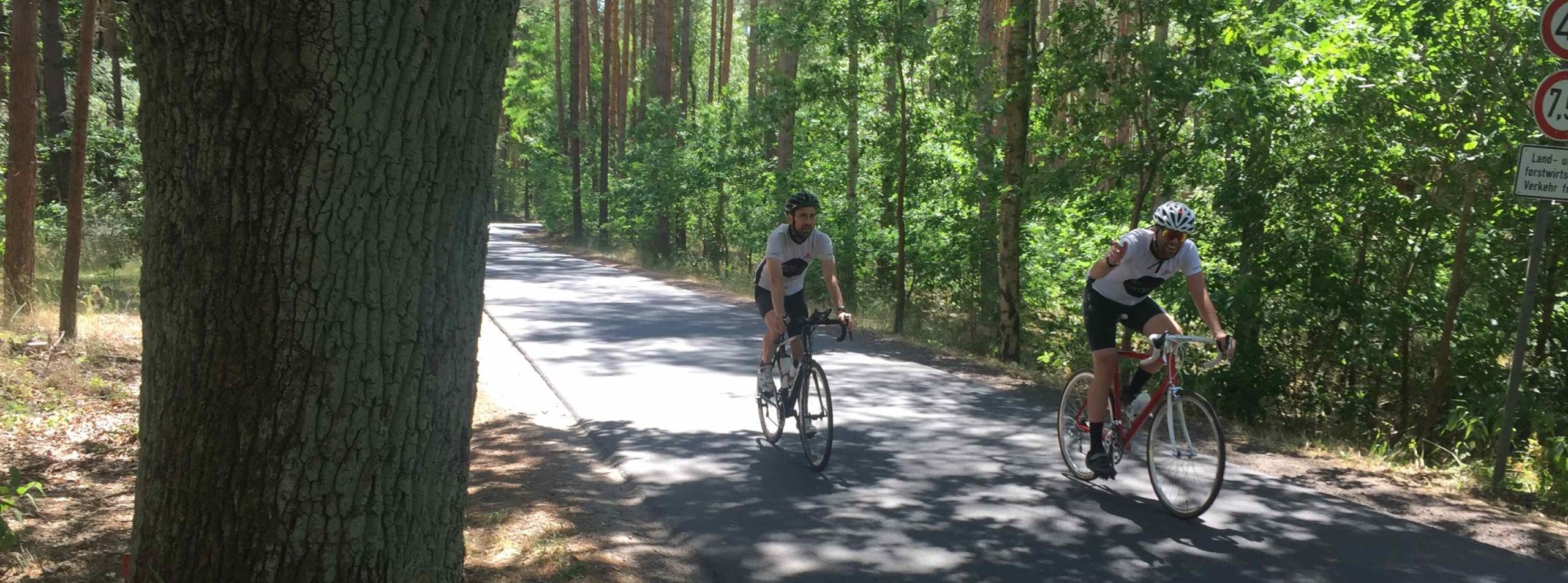 Auf dem schönsten Teilstück der Tour zwischen Neu-Zittau und Hartmannsdorf trifft man viele Gleichgesinnte, Foto: bek