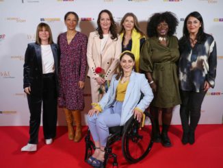 Louisa Dellert, Janina Kugel, Natalia Wörner, Ursula Karven, Kristina Vogel, Thelma Buabeng und Düzen Tekkal (v. l. n. r.), Fotos: Eventpress für ufa